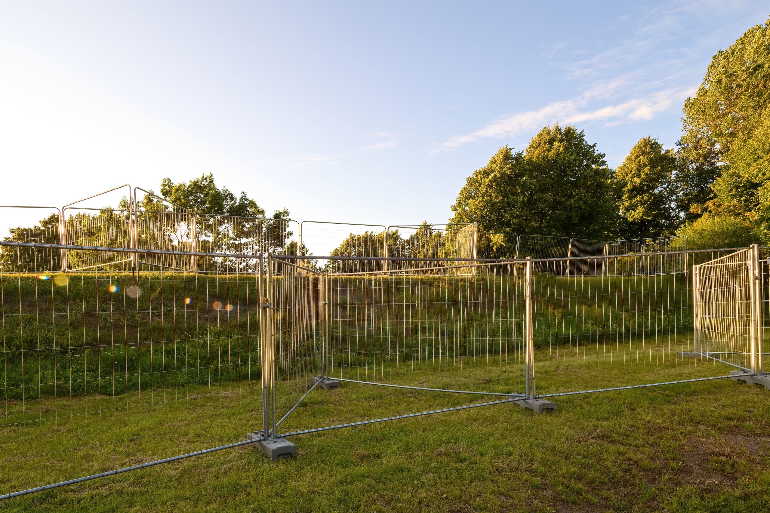Temporary fences for rent with temporary chain link fence and panel fencing